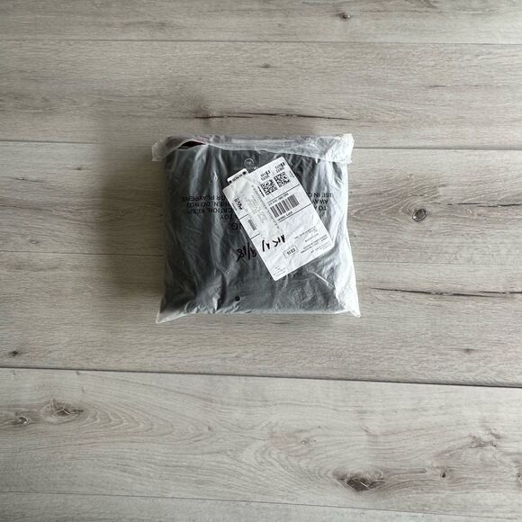 Real Essentials 4 Pack: Dry-Fit LS shirt BLK, Grey, Teal, Burgundy M NWT IN PKG - Picture 7 of 9